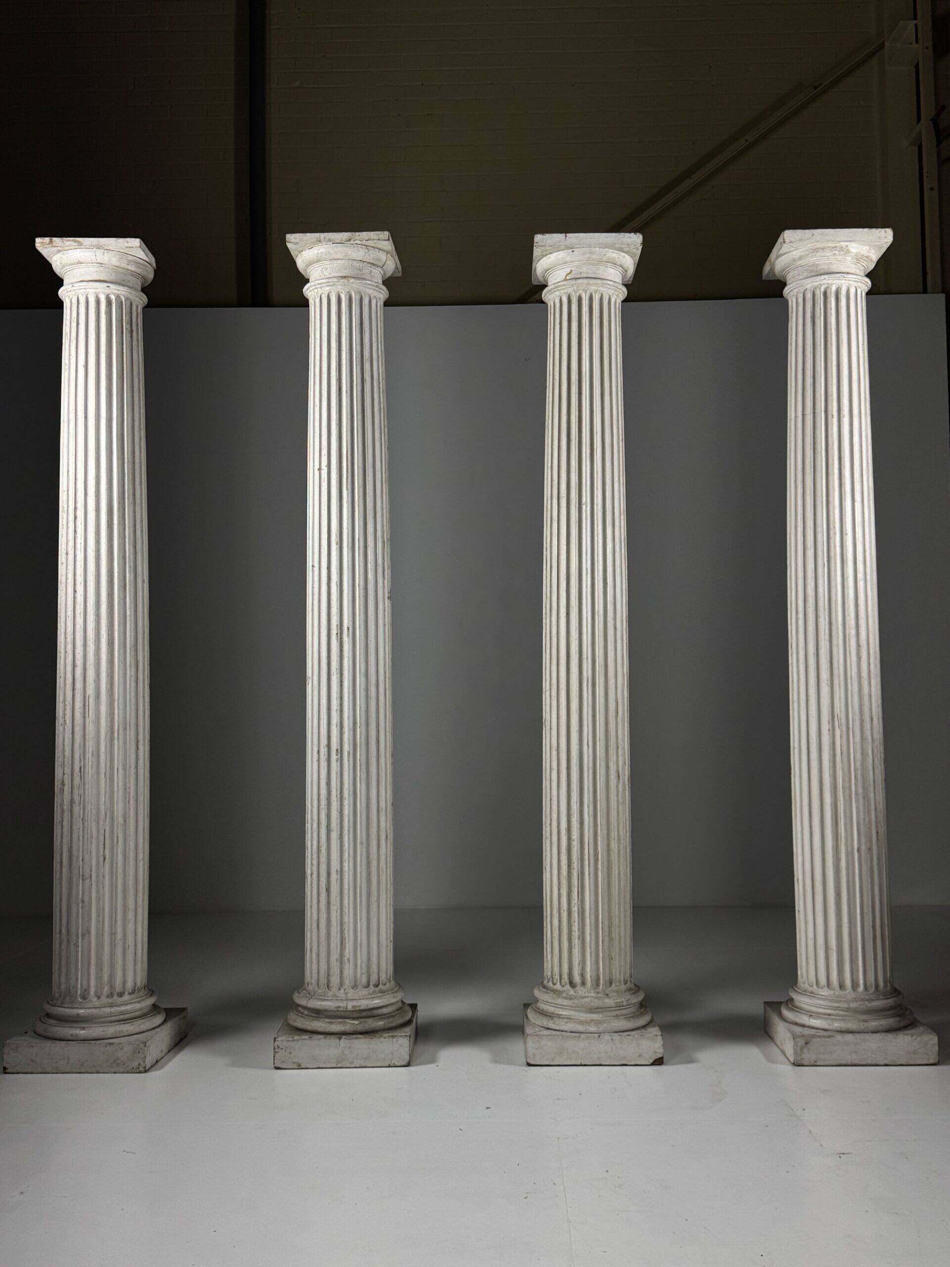 Set of 4 neoclassical columns 272cm