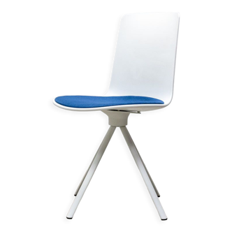 Lottus High Spin swivel chair by ENEA white with blue seat wafer