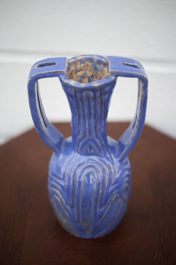 Vase en terre cuite vernissé bleu brutaliste 70