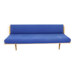 Daybed scandinave ''GE-258'',