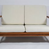 Scandinavian 2-seater Sofa, creme