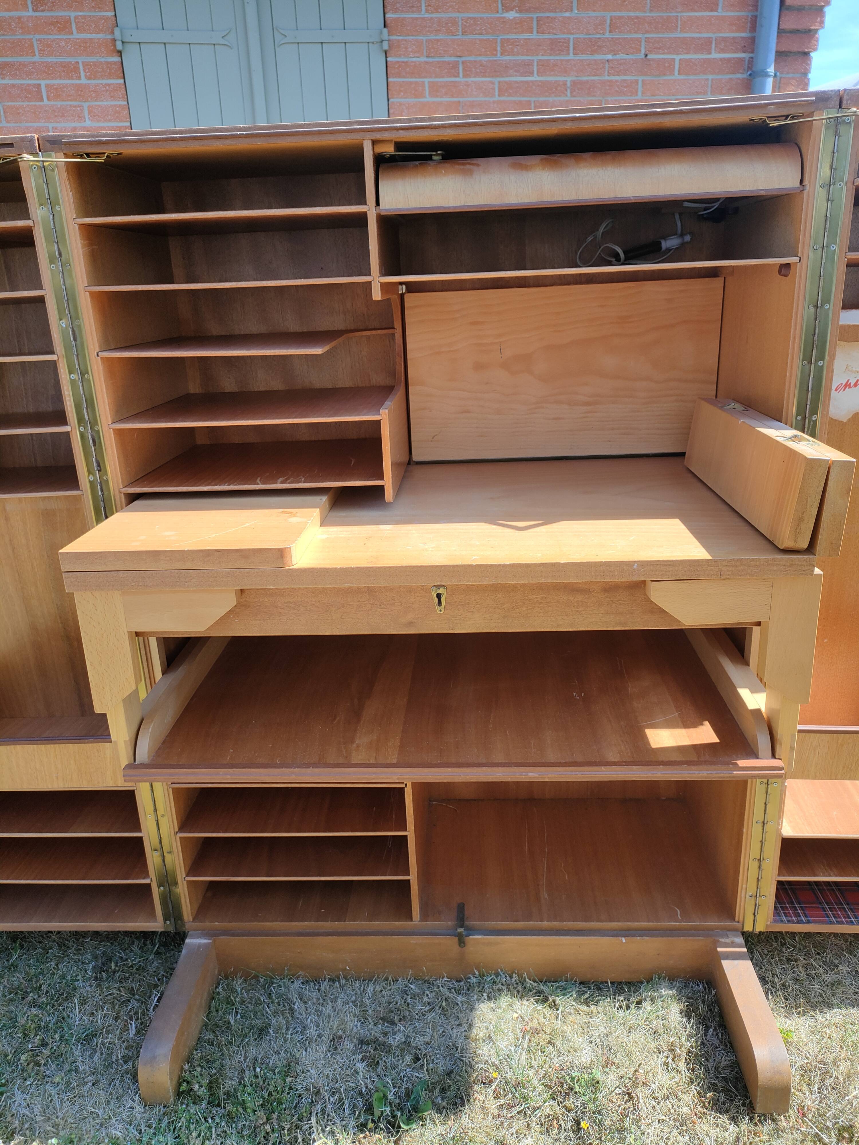 Bureau « magic box »  dans le style de Mummenthaler & Meier