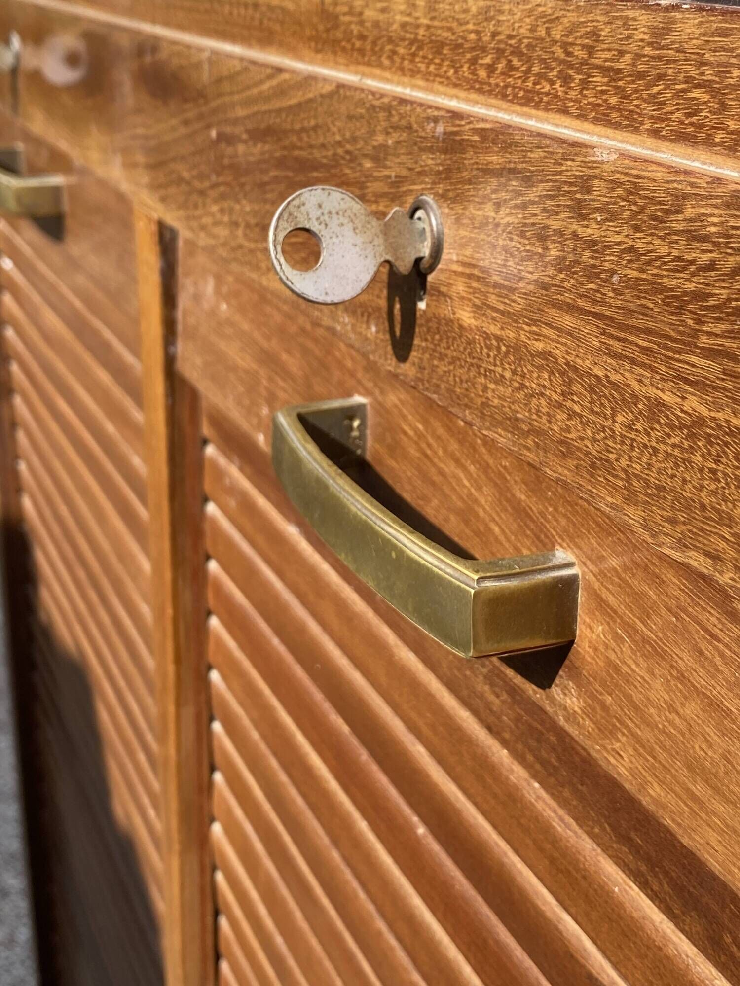 Double-column oak filing cabinet with curtains, 50.