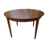 Scandinavian round table