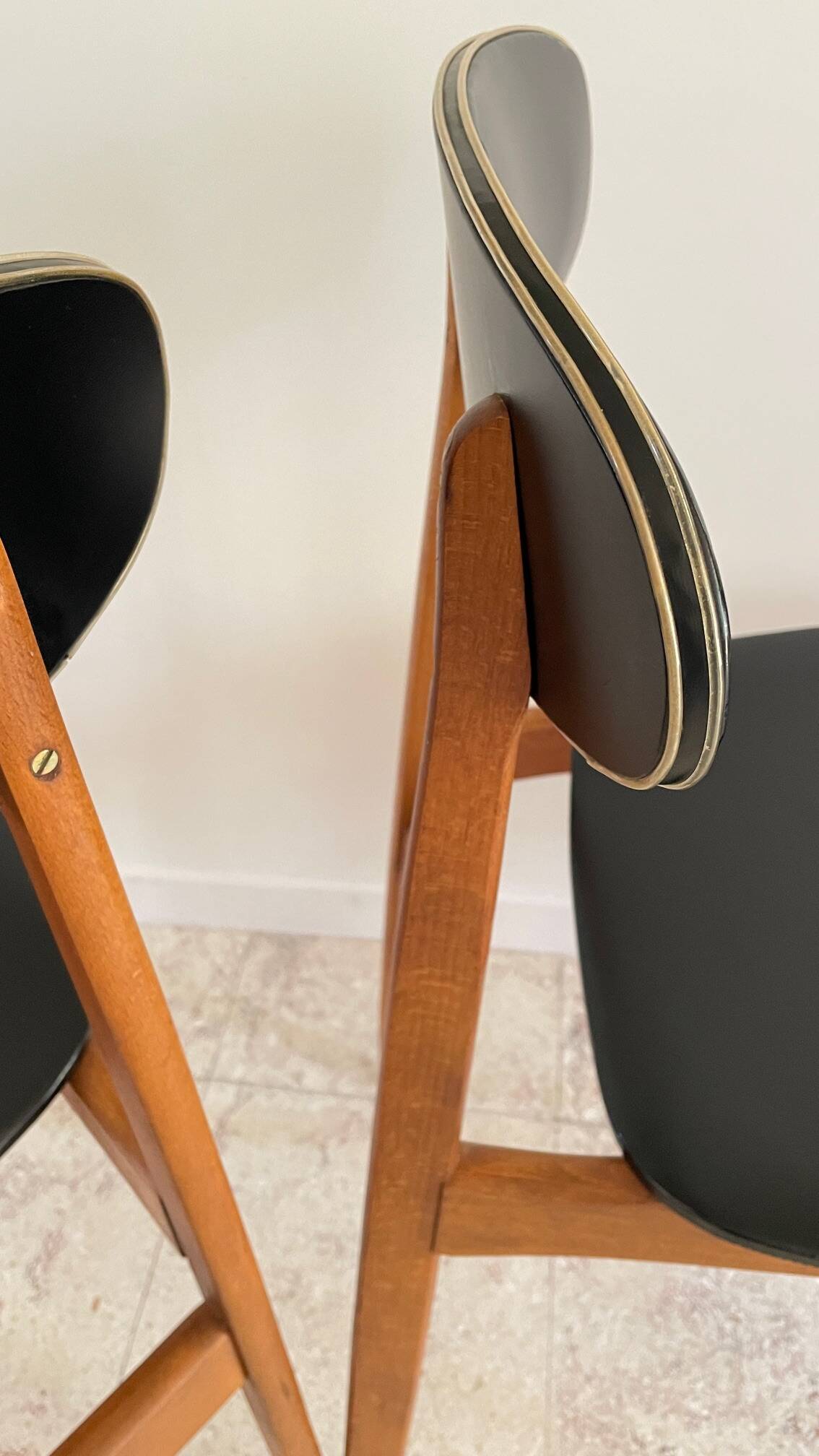 Chic vintage pair of Scandinavian chairs