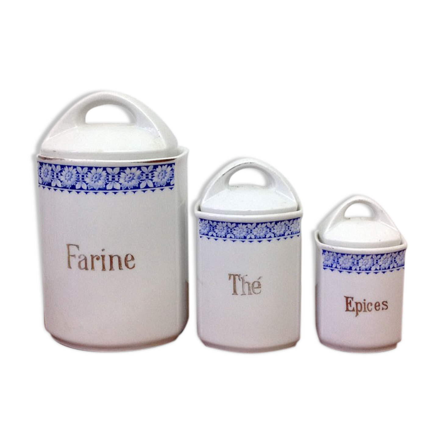 Series of 3 old pots