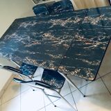Dining table and 4 formica chairs
