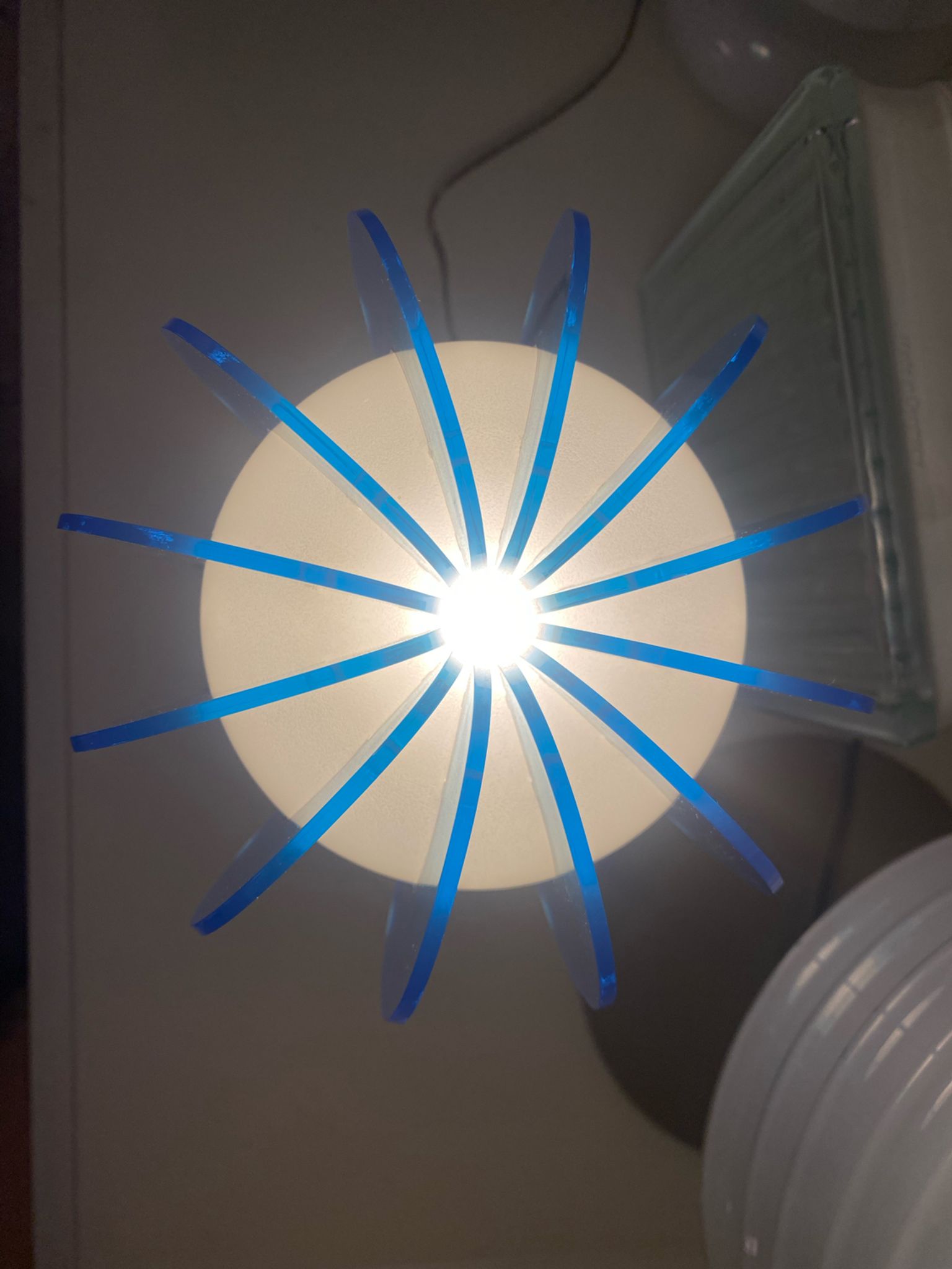 Lampe en plexiglas ou plexi vintage en forme de méduse