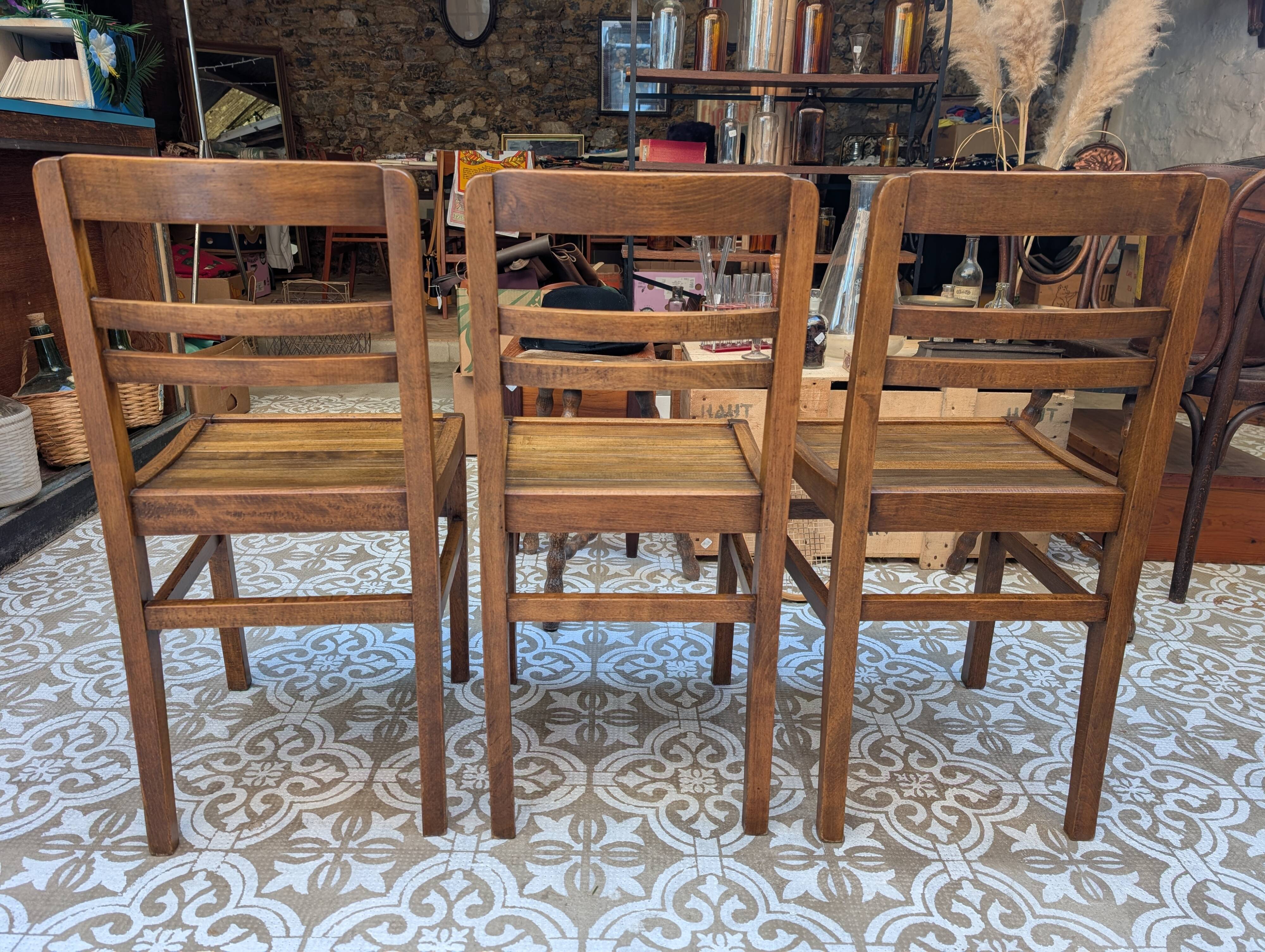 Set of reconstruction chairs