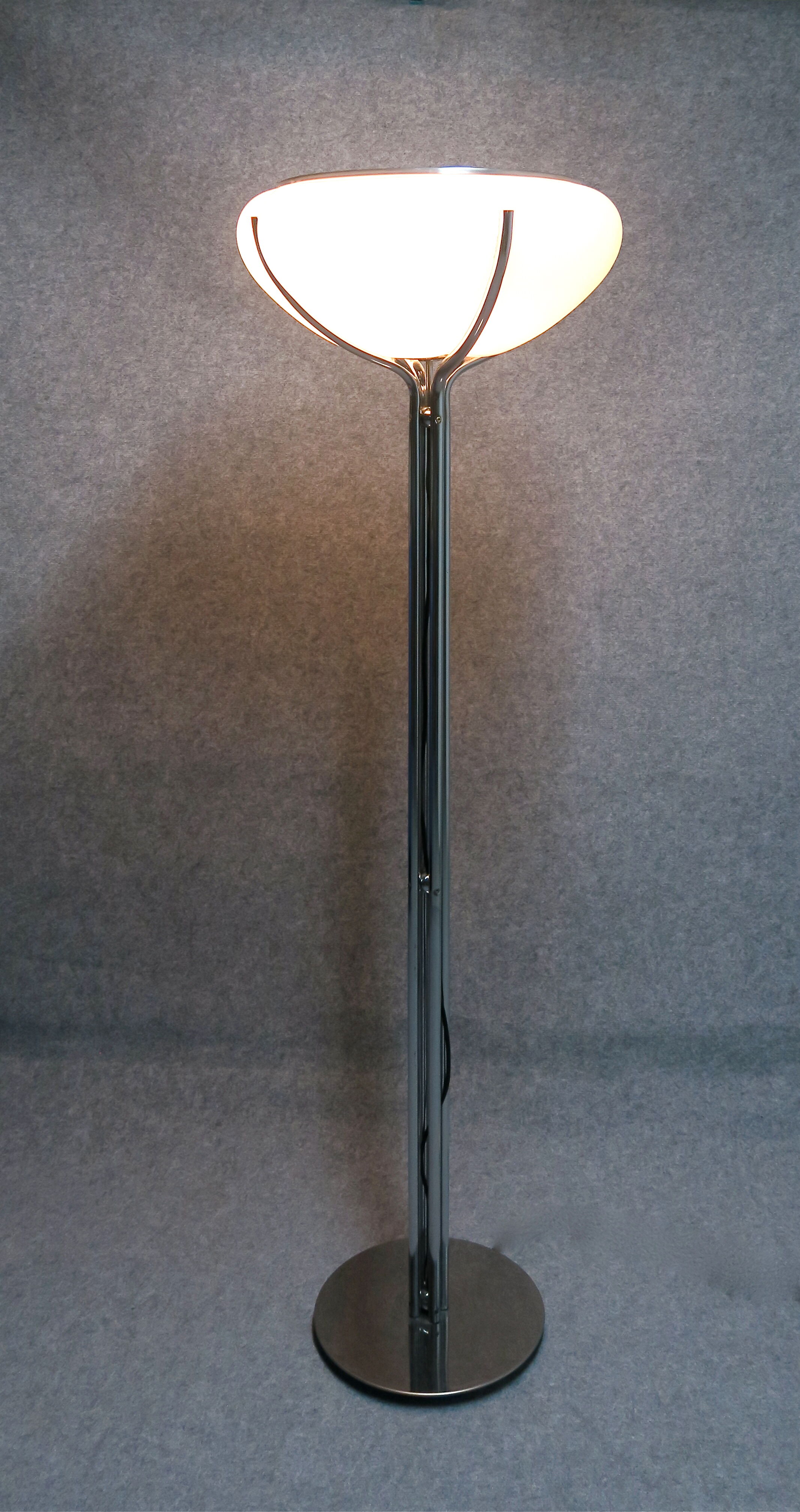 Quadrifoglio Guzzini floor lamp of Gae Aulenti