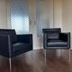 2 fauteuils de salon modernistes allemands en cuir noir et acier de Walter Knoll