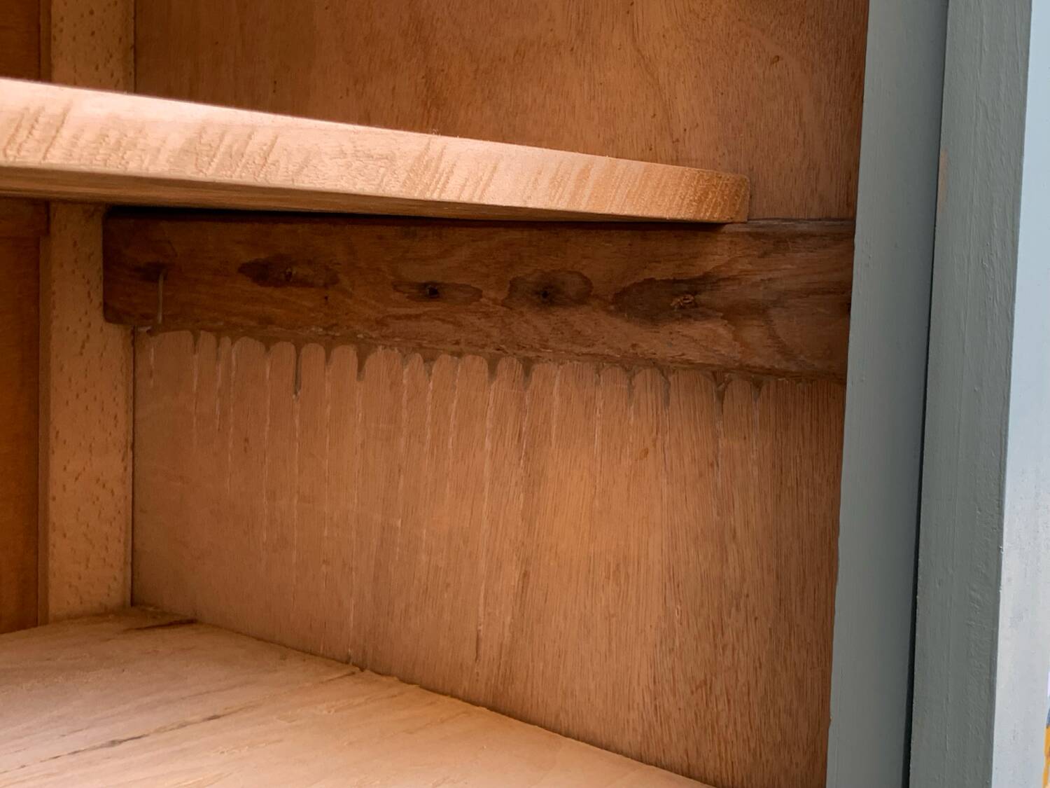 Armoire parisienne vintage bleu vert grisé