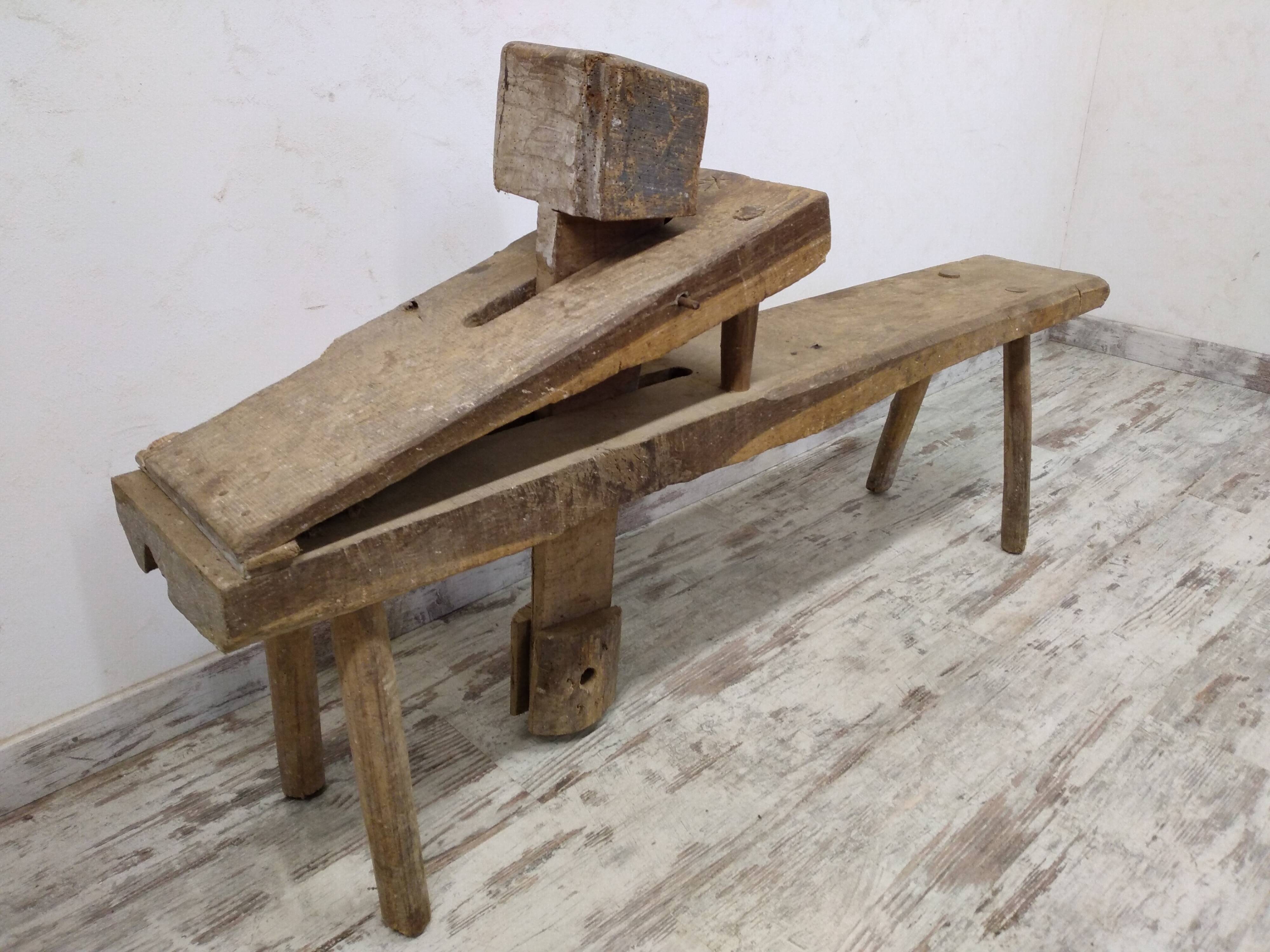 Old tané bench