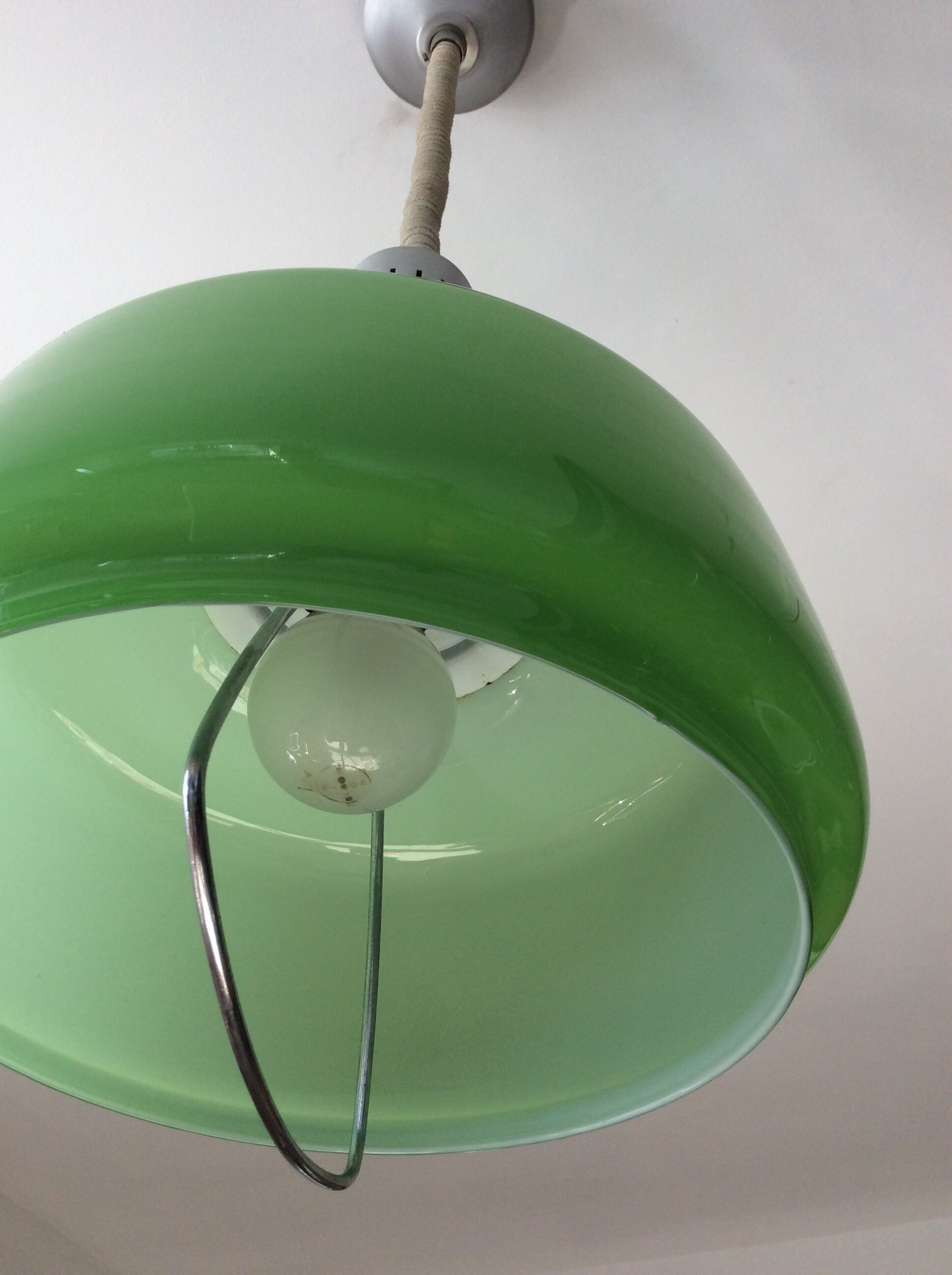 Suspension rises and falls in opaline of the 70s