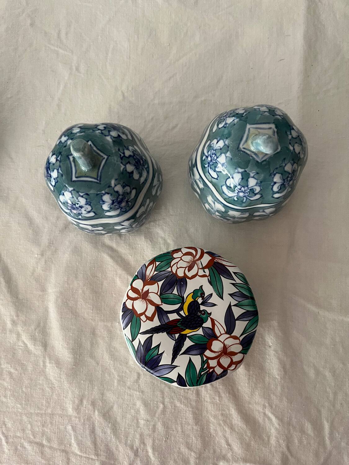 Lot 3 boxes