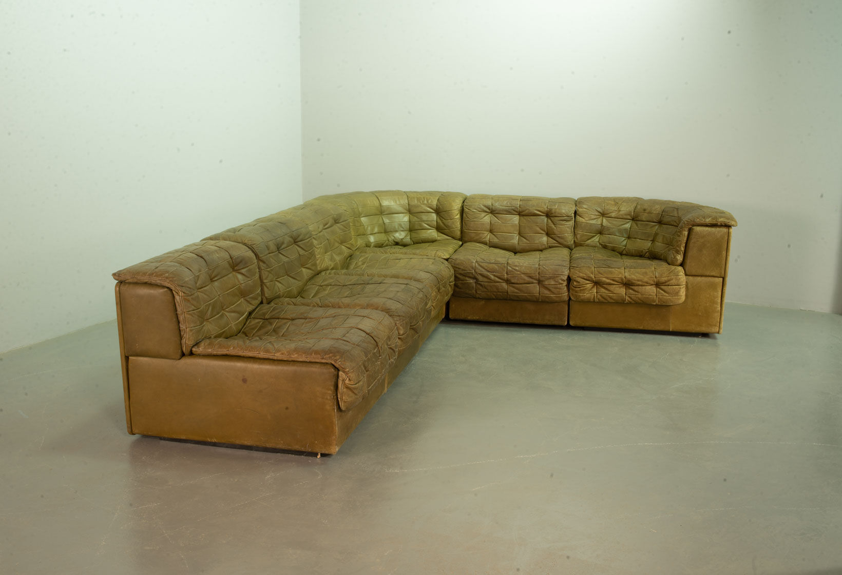 De Sede DS11 Olive Green Patched Leather Modular Sofa, 6 Elements. 1970s