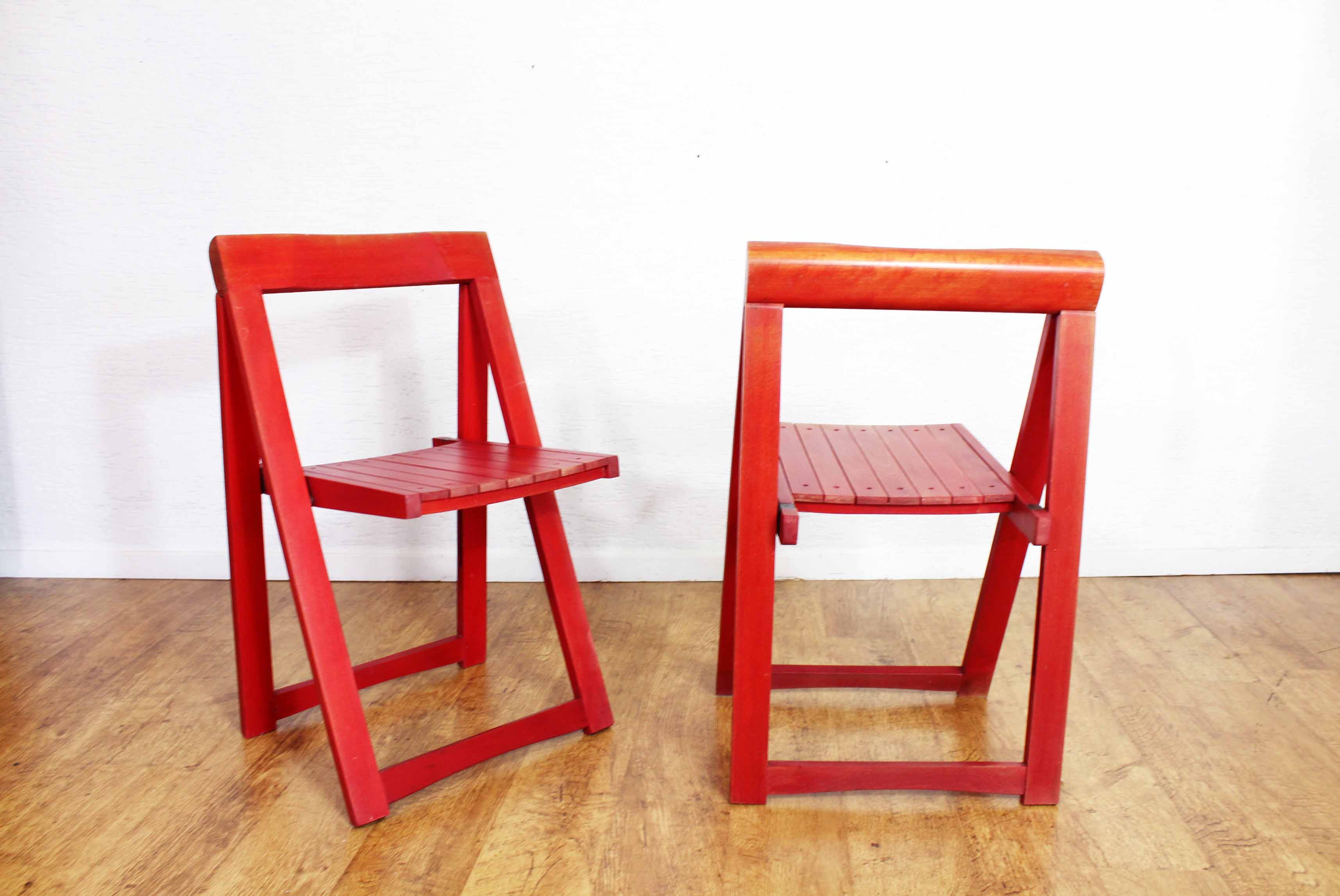 Pair of folding chairs