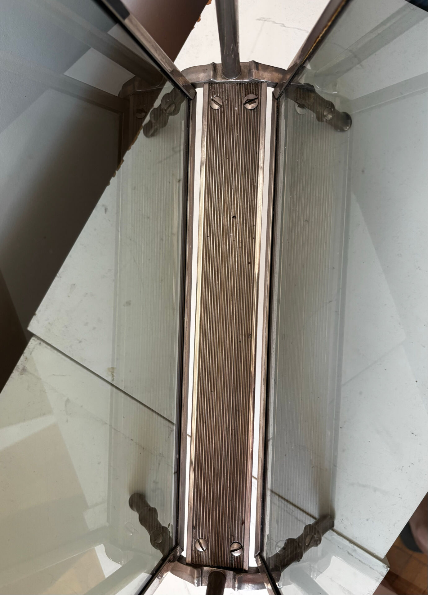 Porte revues en verre Maison Baguès