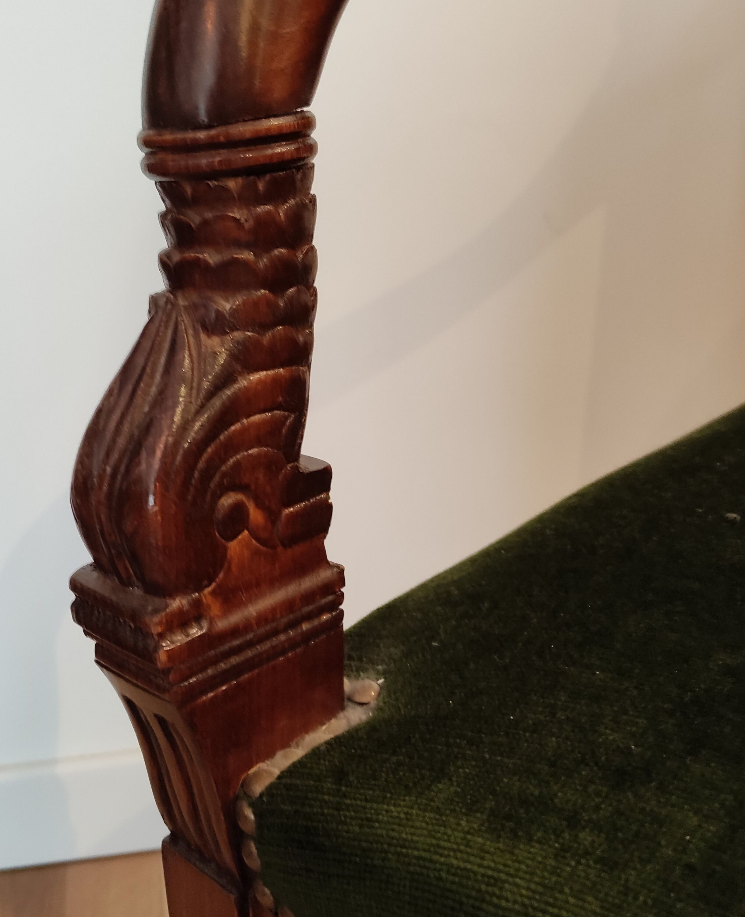 Empire chair in solid mahogany