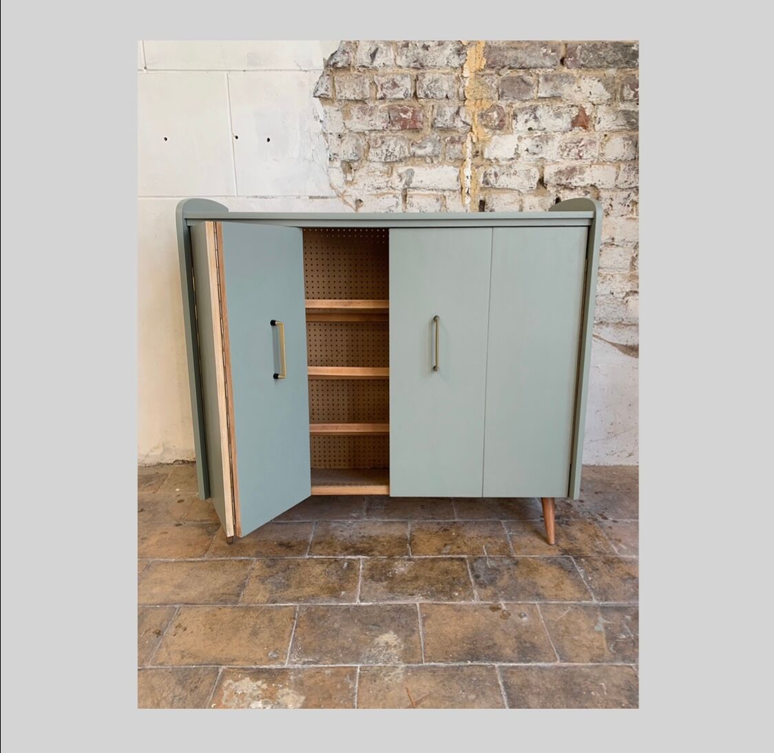 Vintage shoe cabinet - Light khaki