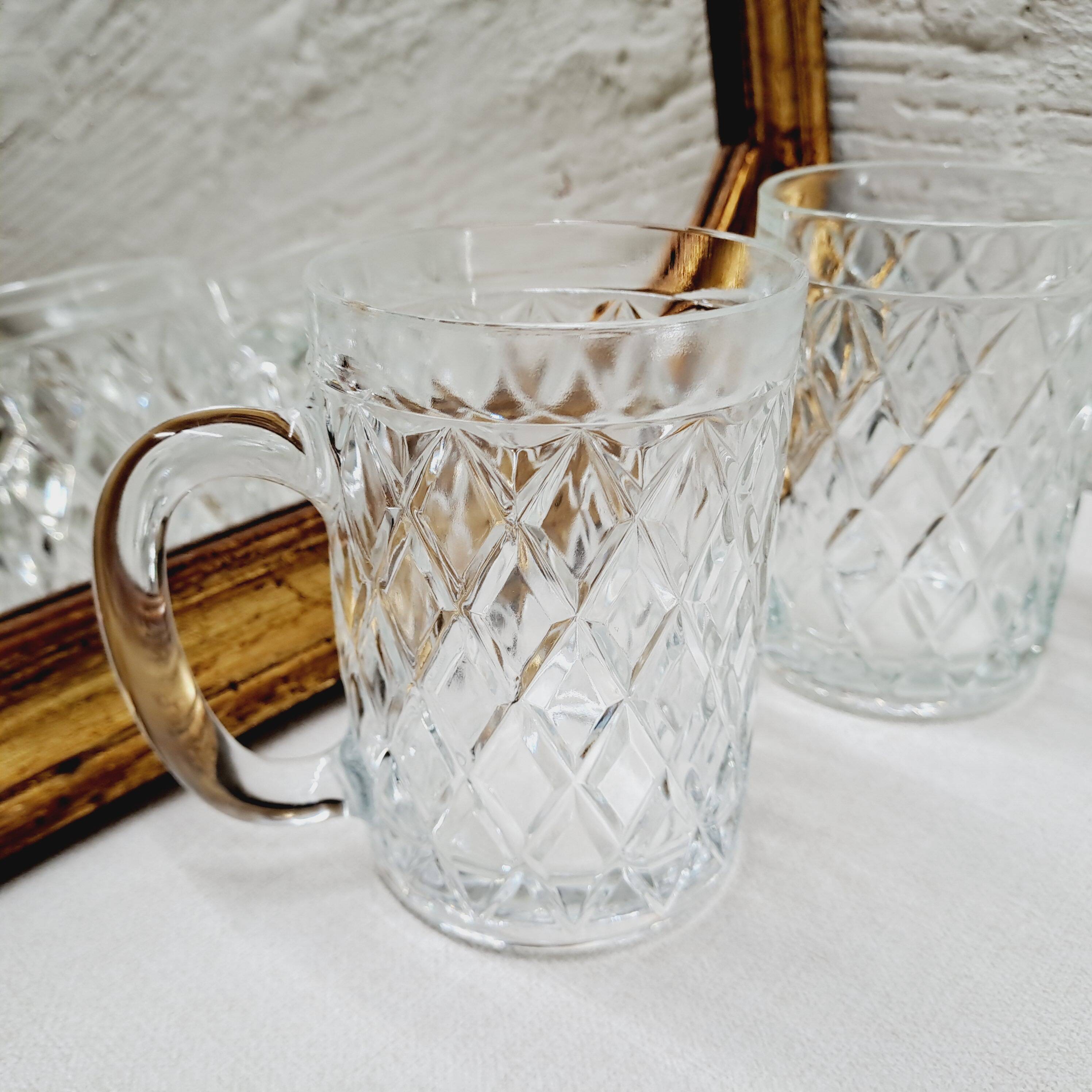 Set of 4 chiseled glass mugs from the 1960s