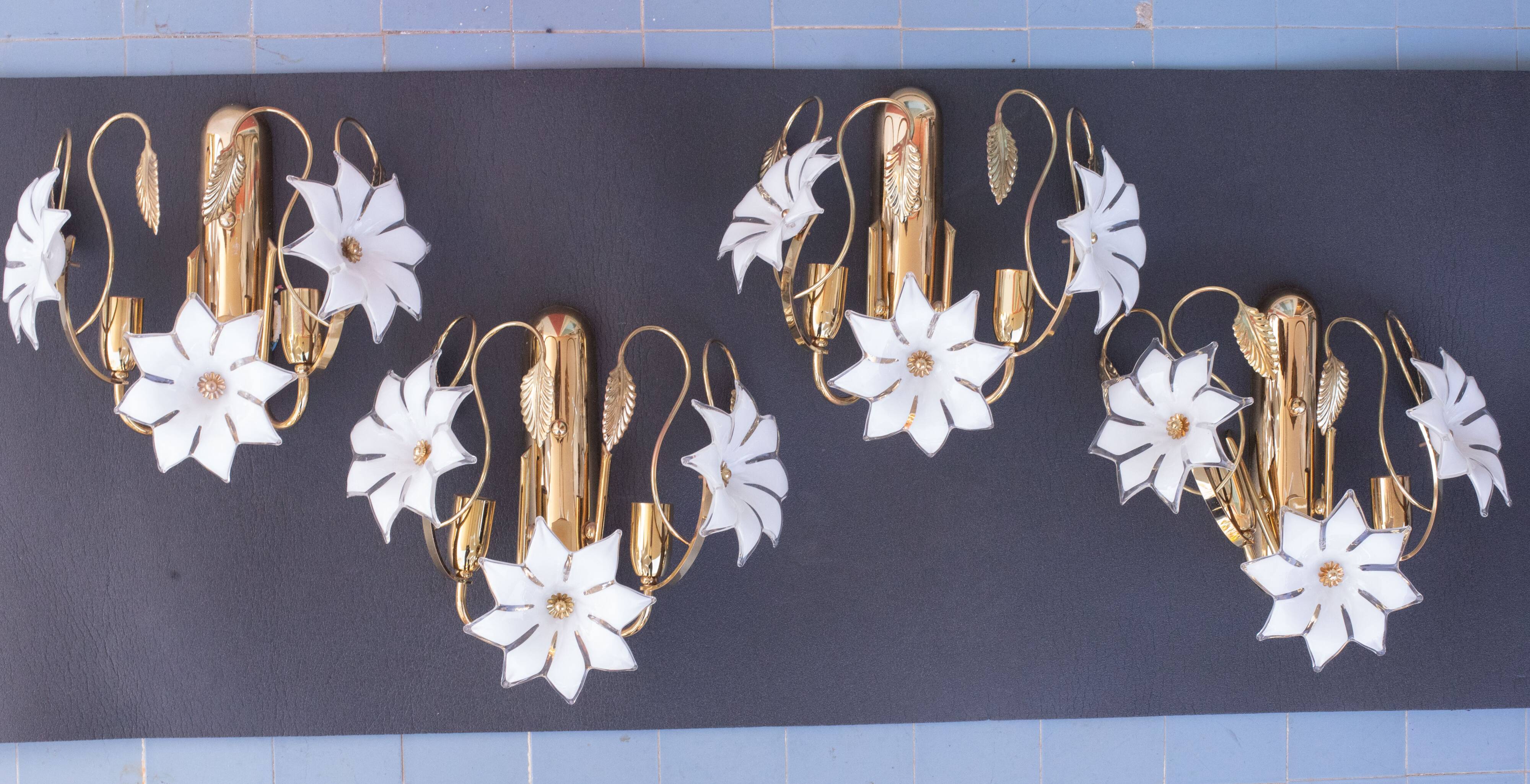 Set of 4 Murano White Flowers Wall Light, 1970s