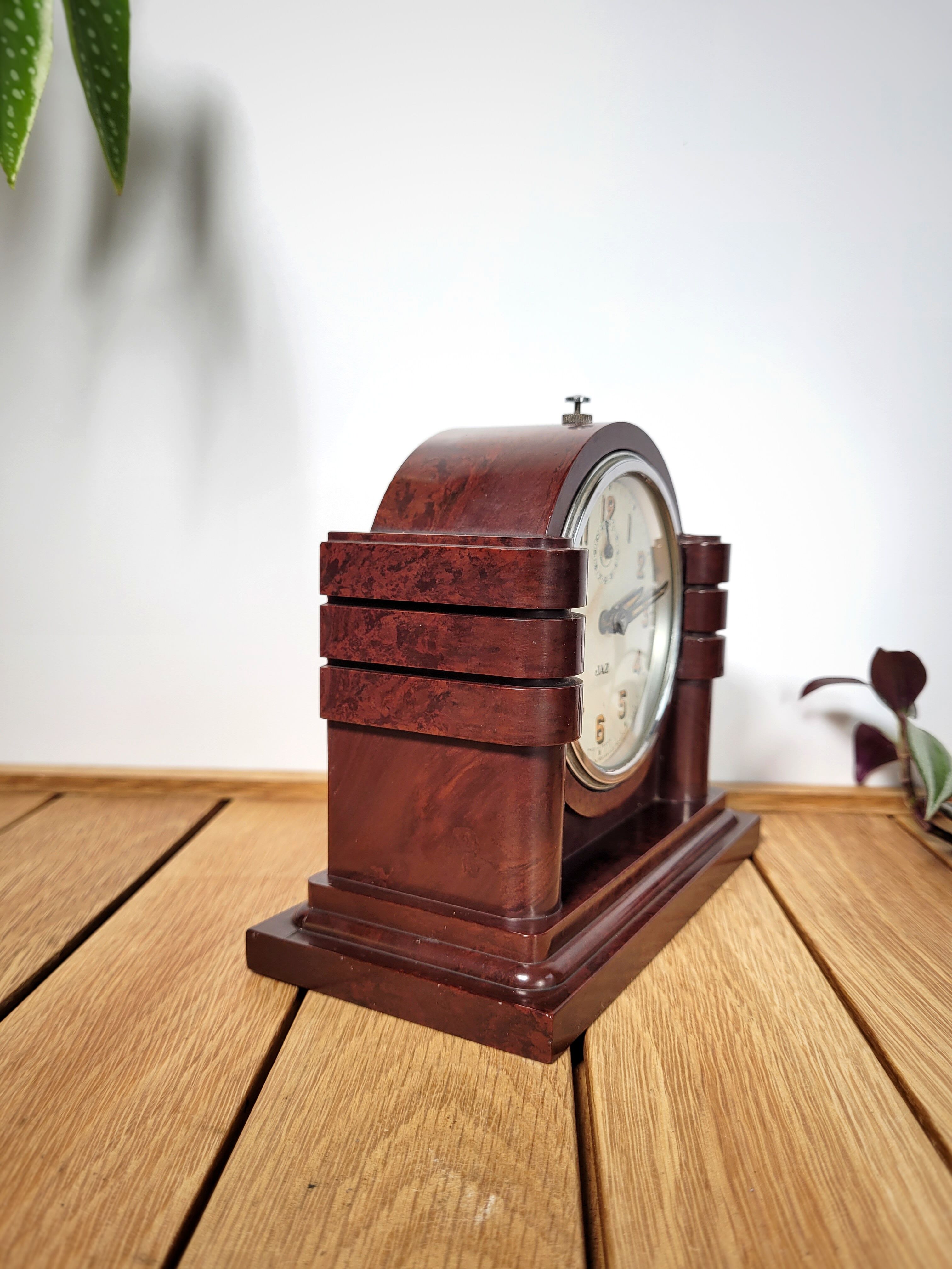 Clock awakening jazz bakelite
