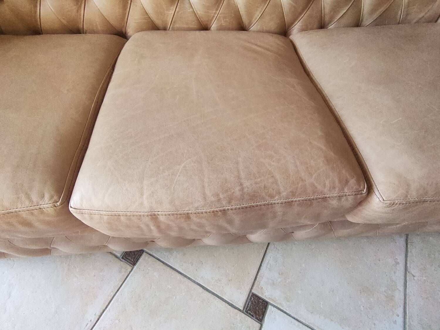Salon trois pièces chesterfield