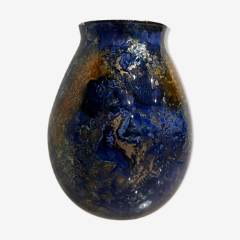 Lacquered vase 1970