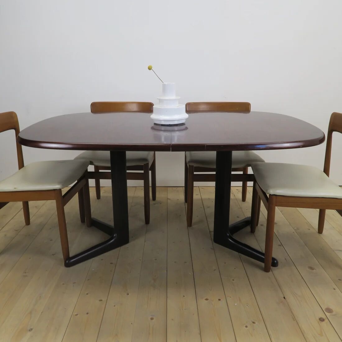 Extendable dining table in rosewood, Denmark 1960