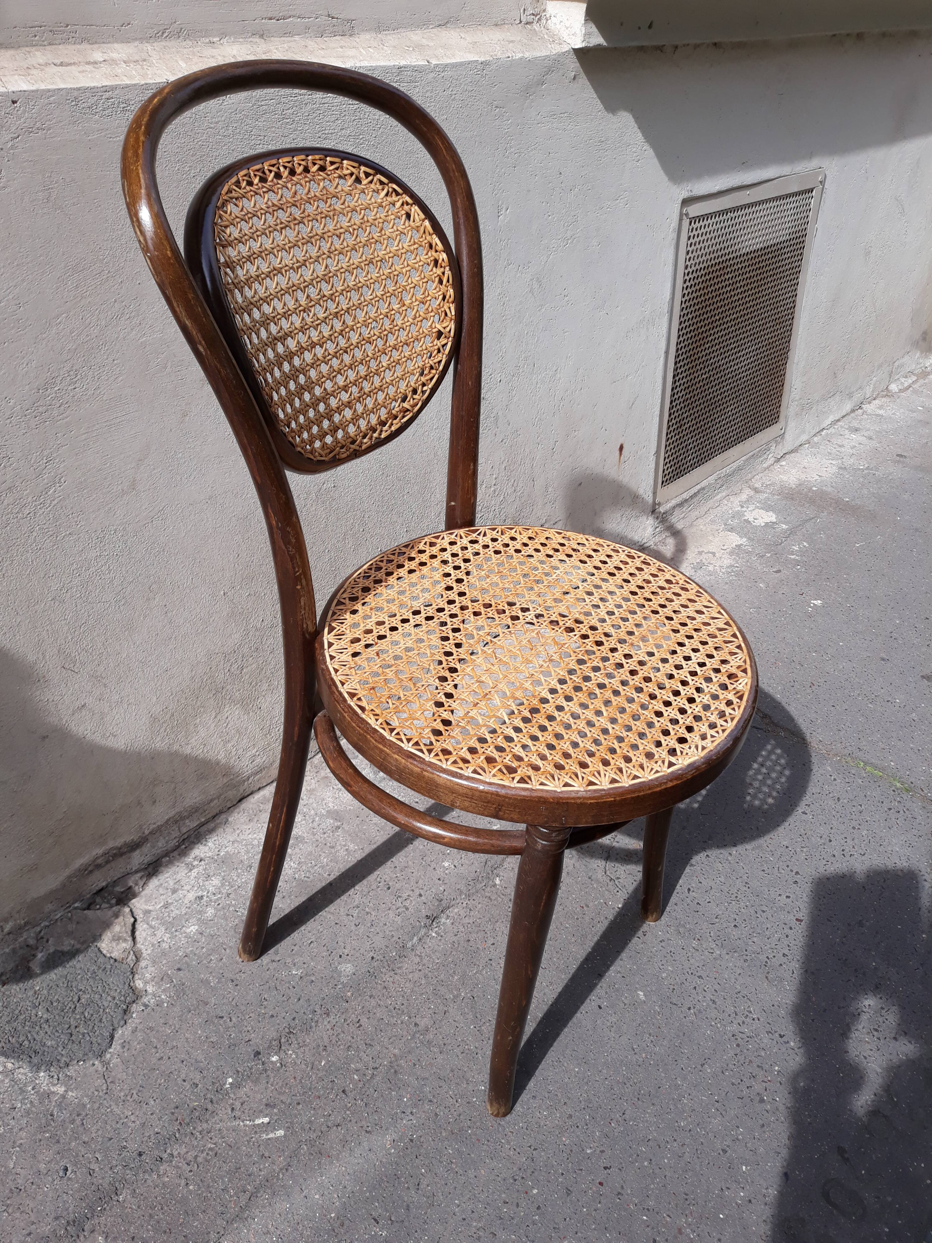 Vintage bistro chair model Thonet