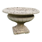 Médicis vases in reconstituted stone. 20th century.