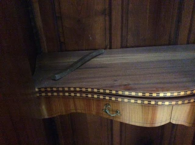 Armoire 2 portes avec marqueterie