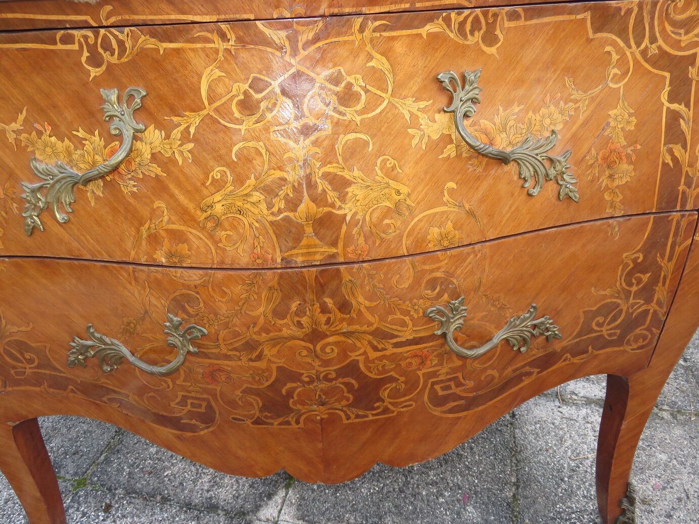Dresser Louis XV style