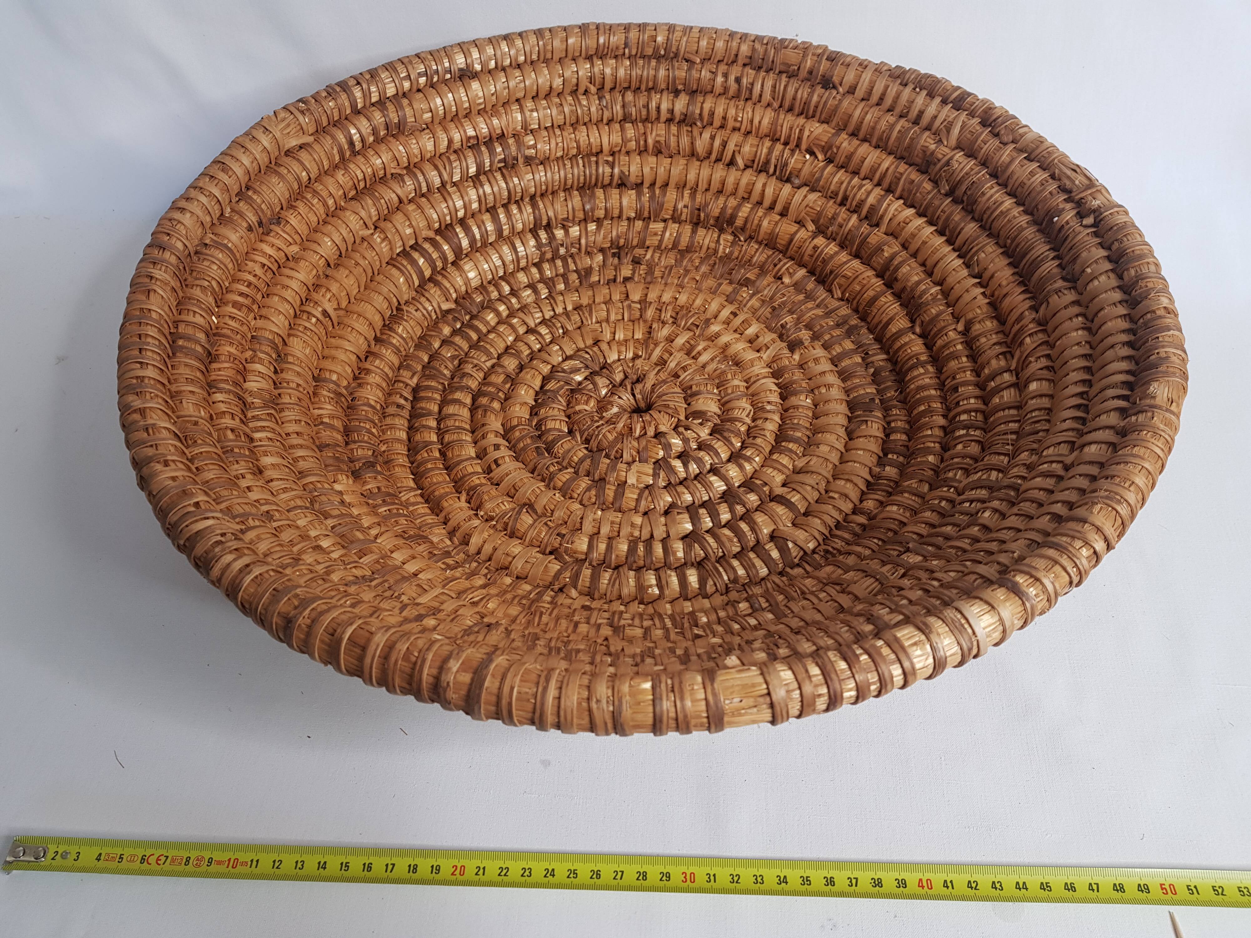 Two large baskets in vintage braided straw 50 cm in diameter