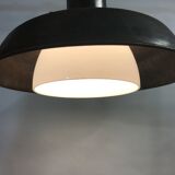 Lampe industrielle avec verre opalin, années 1960