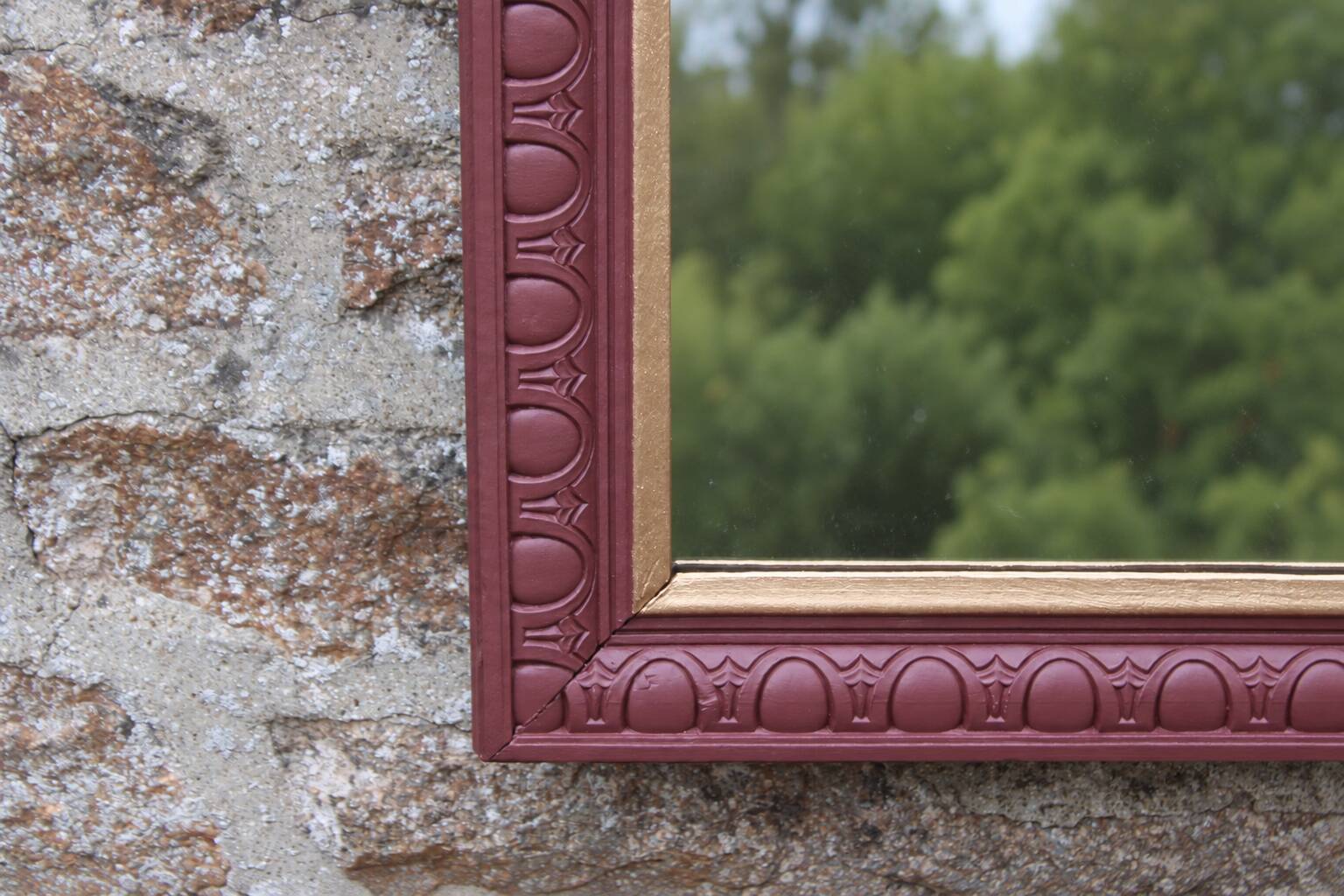 Vintage wall mirror in carved wood, burgundy and gold – Art Deco style – H4