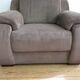 Fauteuil seventies en velours côtelé marron