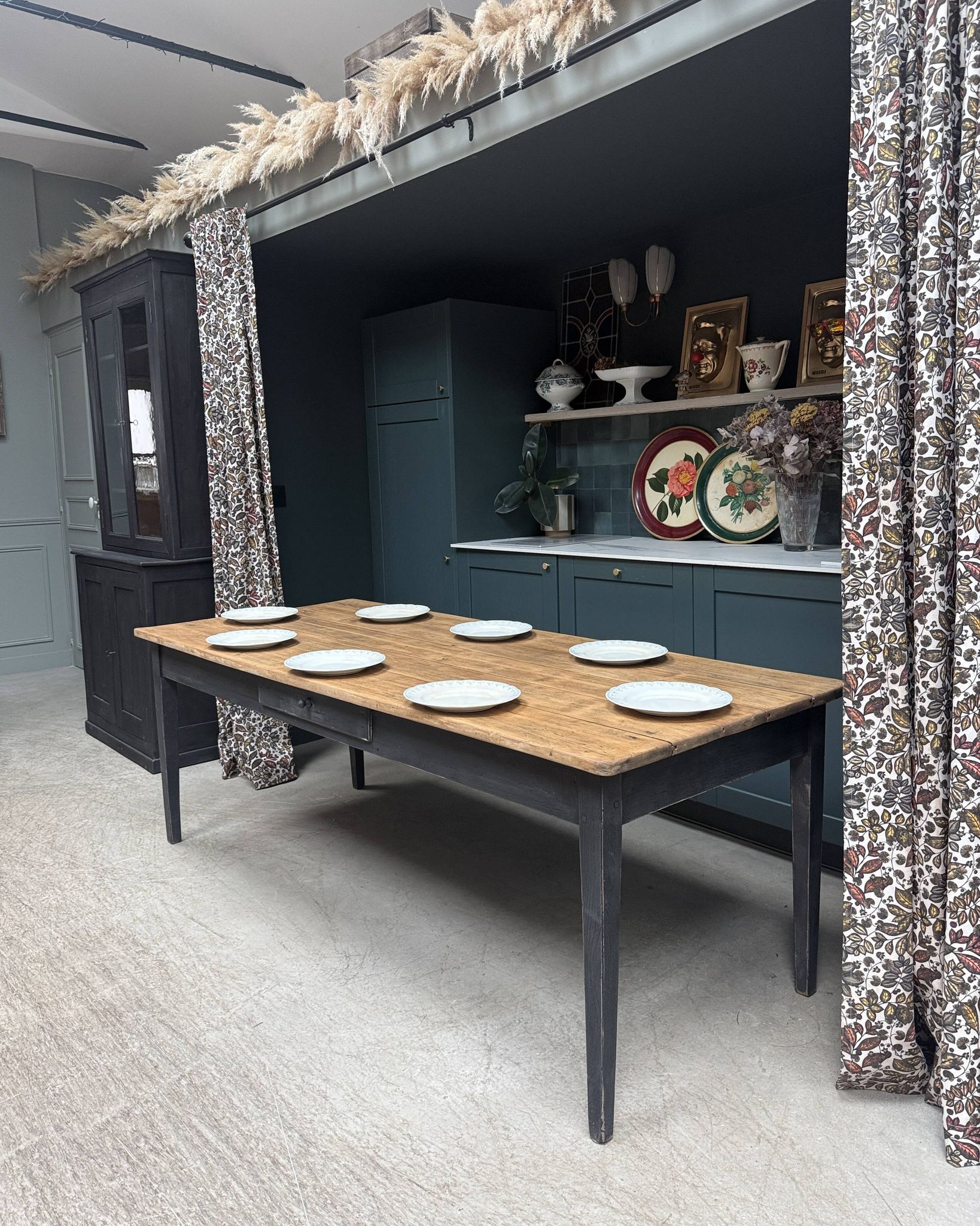 Farm table with black patinated legs (renovated)