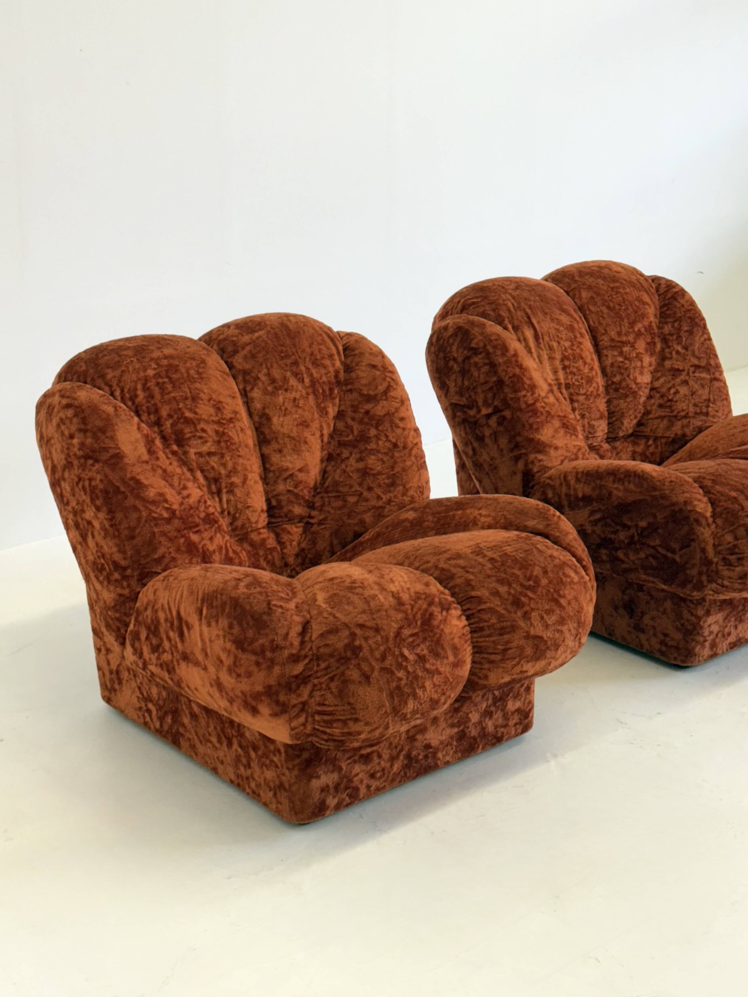 Vintage Italian Space Age armchairs in orange velvet