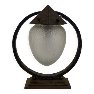Lampe de table Art Déco sculpturale avec abat-jour en verre dépoli, années 1930