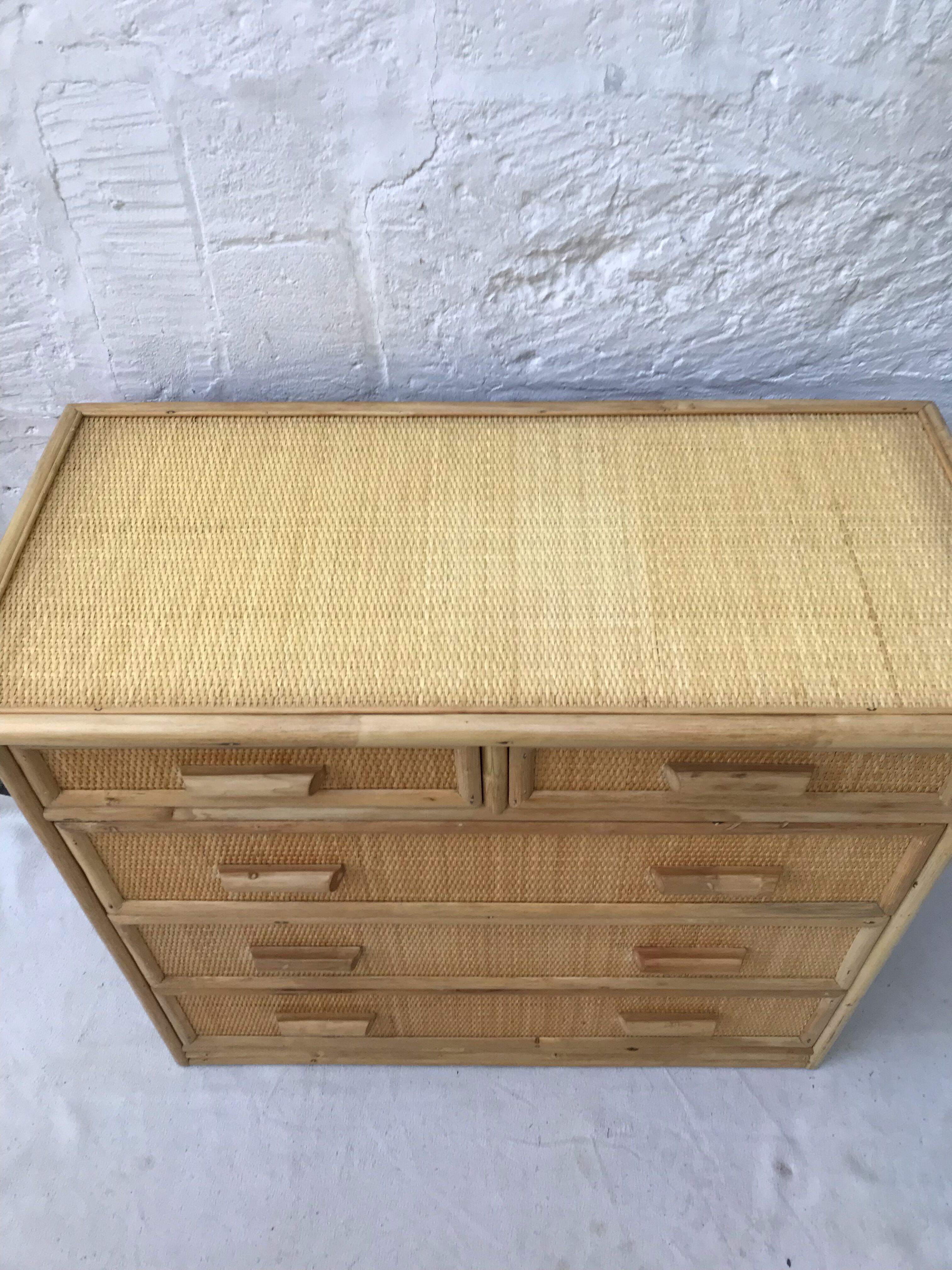 Commode en rotin