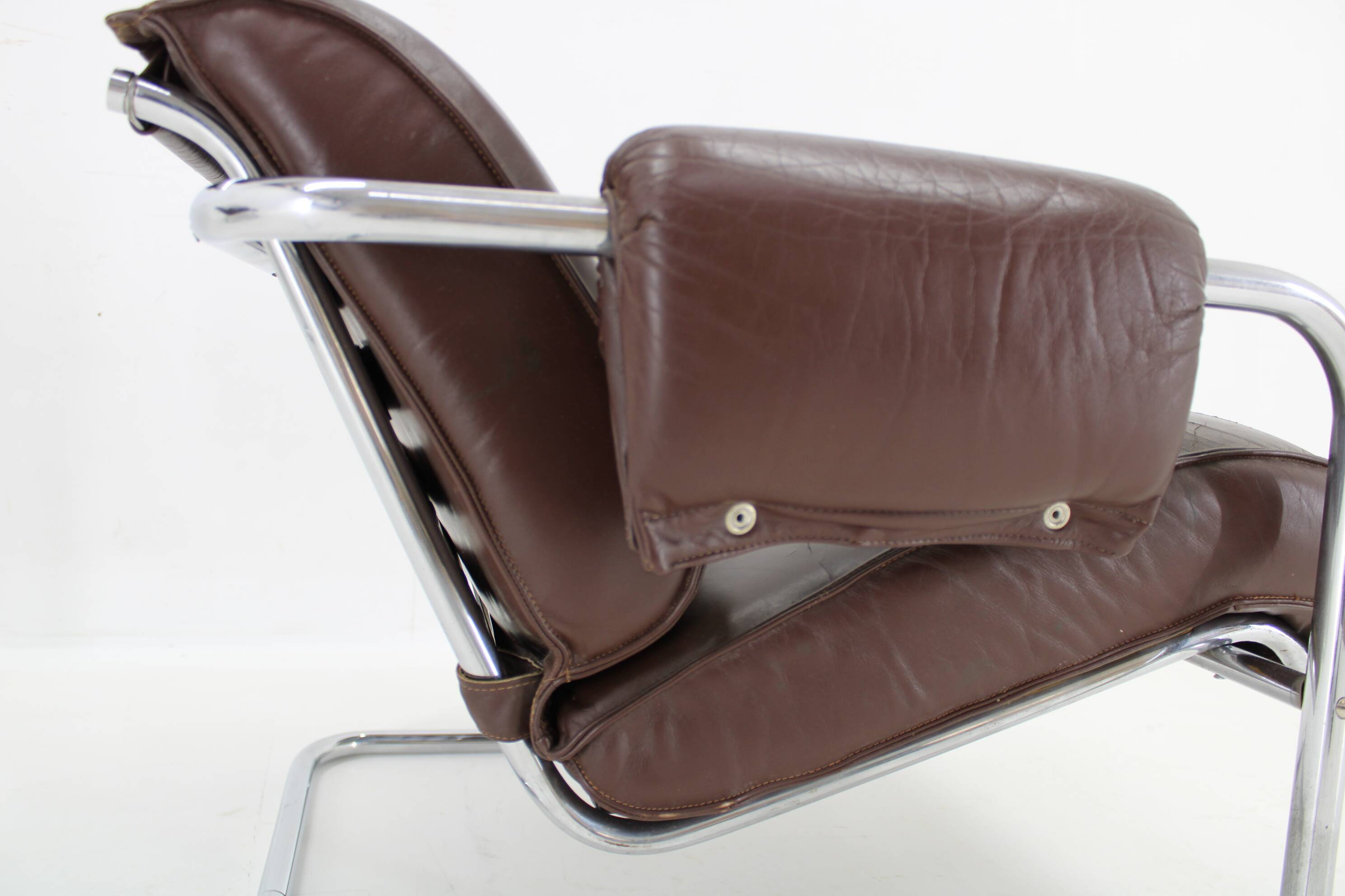 1950s Pair of Tubular Armchairs in Leather, Czechoslovakia