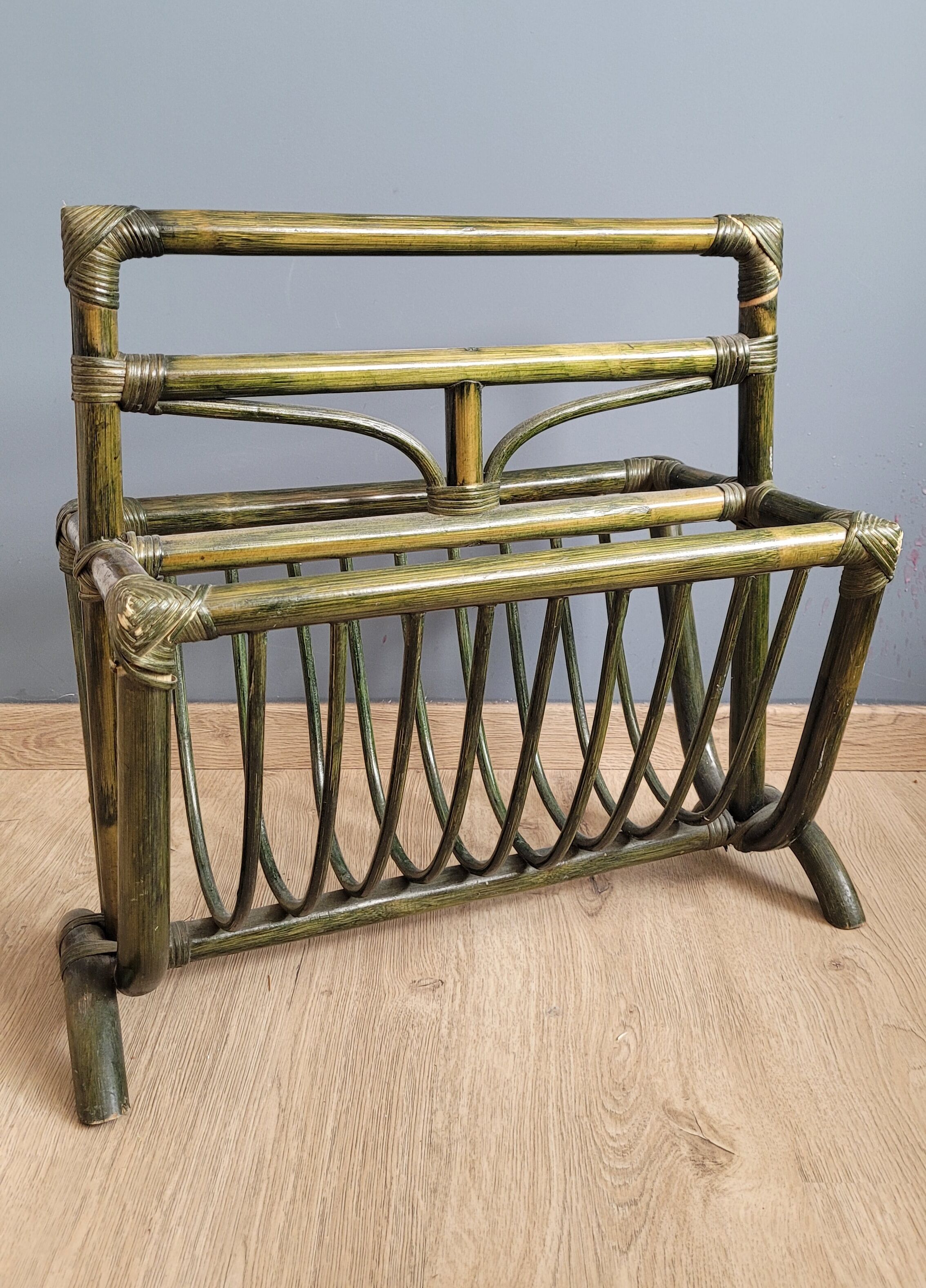 Green rattan bamboo review holder