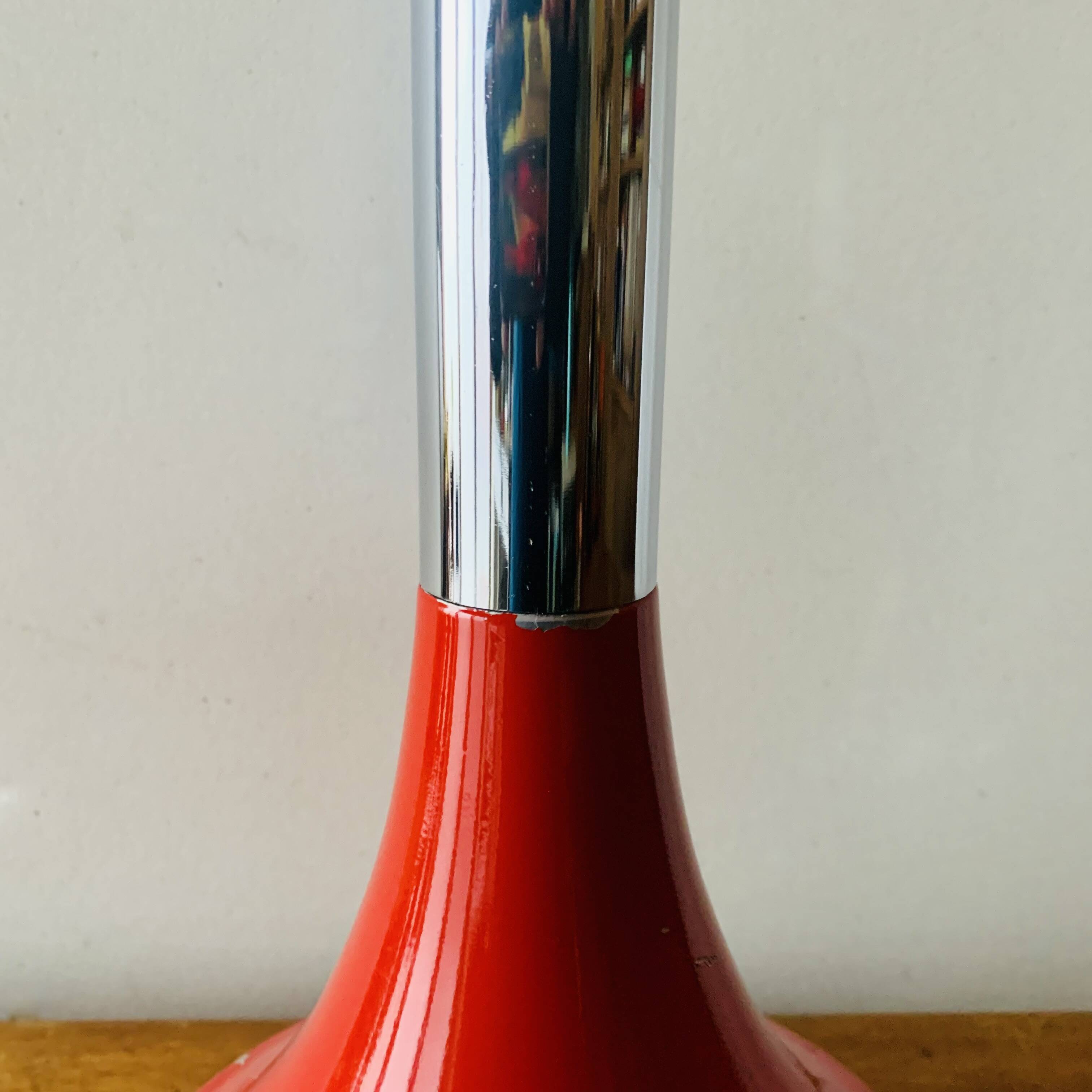 Vintage tulip ashtray on foot in red and chrome steel - Space Age Design