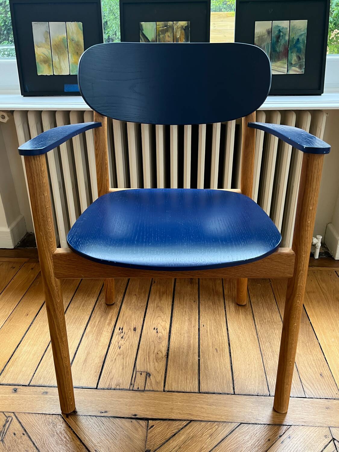 Scandinavian wood and blue table armchair