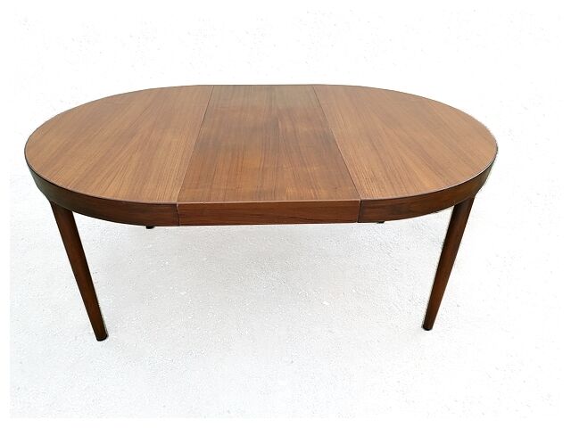 Harry Ostergaard for Randers Mobelfabrik round Danish extendable teak table 1960