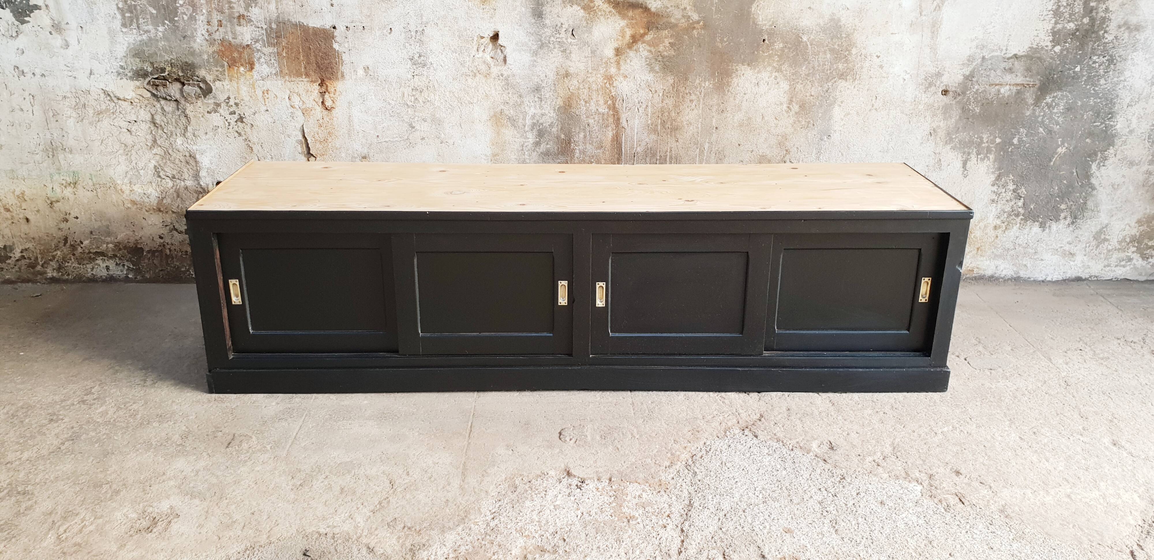 Trade furniture