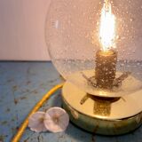 Lampe à poser globe vintage en verre bullé