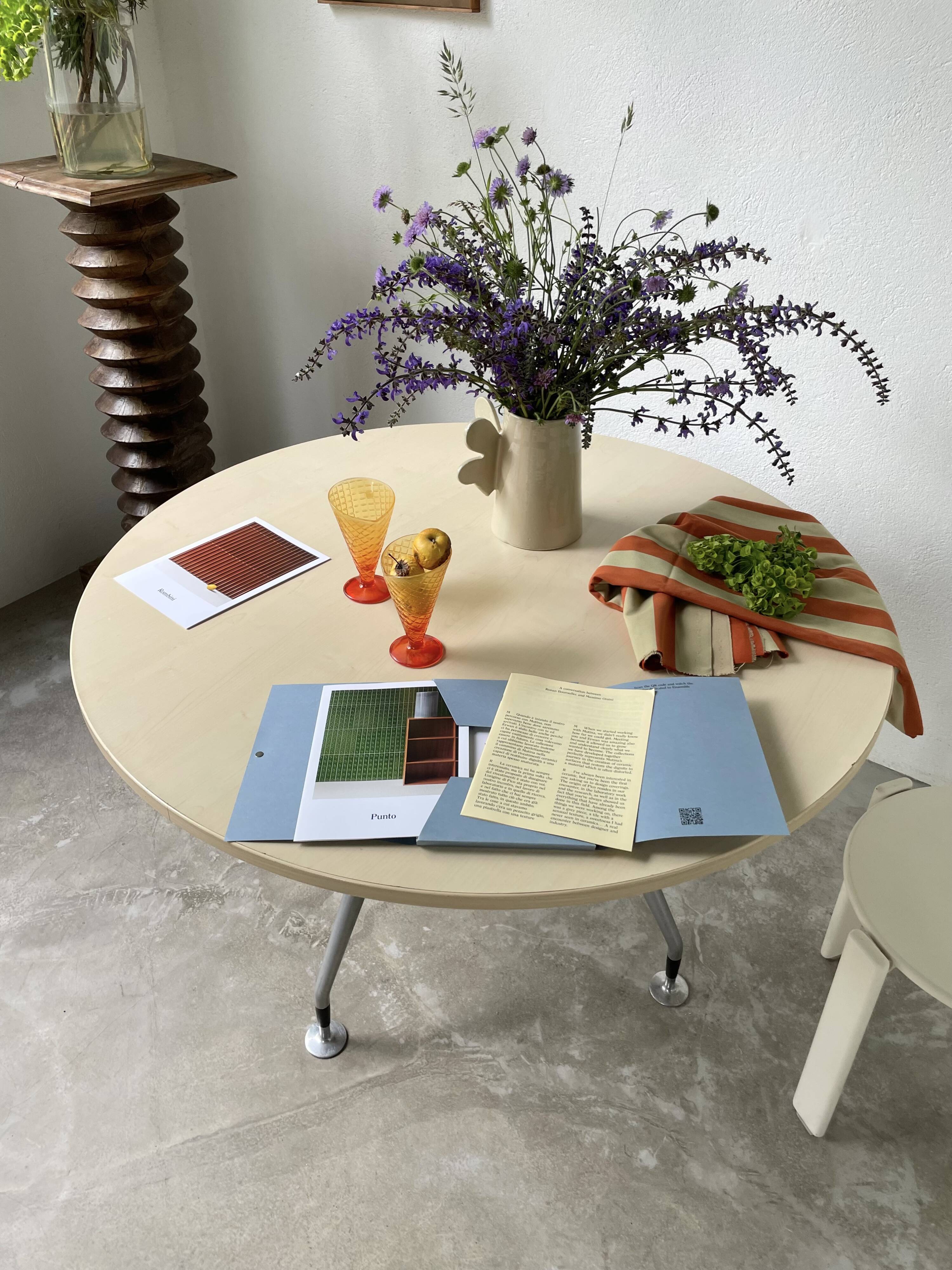 Tecno Nomos Round Table Brushed Metal